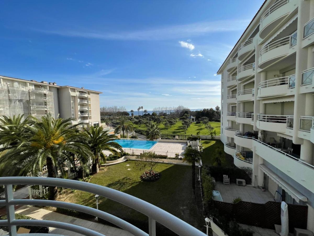 Appartement Tout Confort Vue Mer Antibes Bagian luar foto